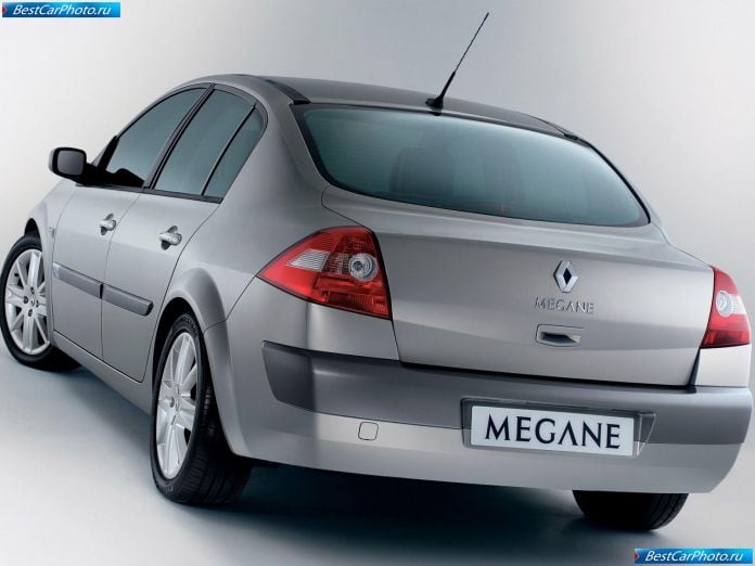 2003 Renault Megane Ii Saloon - фотография 14 из 27