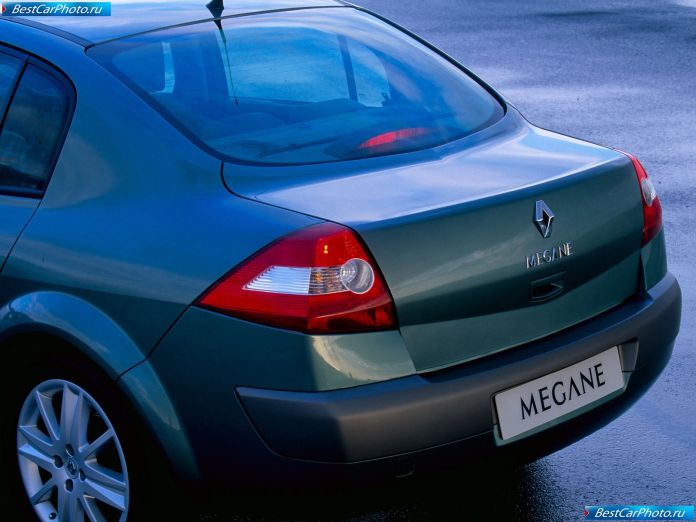 2003 Renault Megane Ii Saloon - фотография 22 из 27 2003 Renault Megane Ii Saloon - фотография 22 из 27