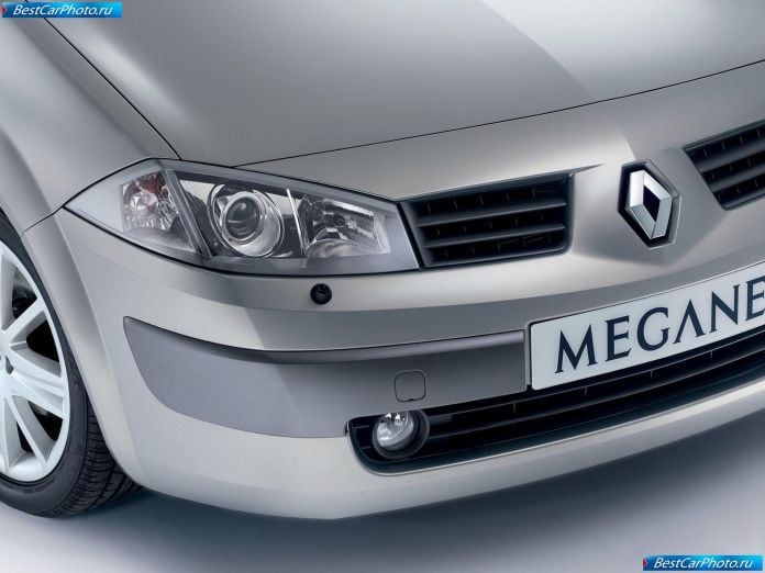 2003 Renault Megane Ii Saloon - фотография 23 из 27 2003 Renault Megane Ii Saloon - фотография 23 из 27