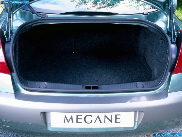 2003 Renault Megane Ii Saloon - фотография 26 из 27 2003 Renault Megane Ii Saloon - фотография 26 из 27