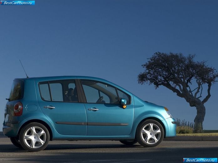 2004 Renault Modus - фотография 22 из 57 2004 Renault Modus - фотография 22 из 57