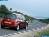 renault_2004-modus_1600x1200_030.jpg