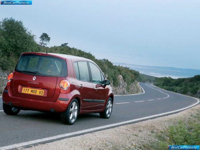2004 Renault Modus - фотография 30 из 57 2004 Renault Modus - фотография 30 из 57