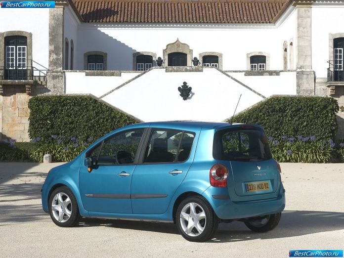 2004 Renault Modus - фотография 32 из 57 2004 Renault Modus - фотография 32 из 57