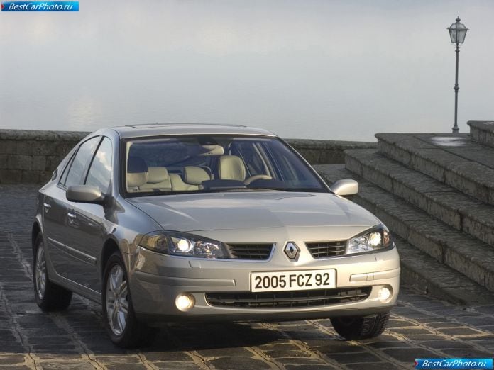 2005 Renault Laguna - фотография 10 из 24 2005 Renault Laguna - фотография 10 из 24