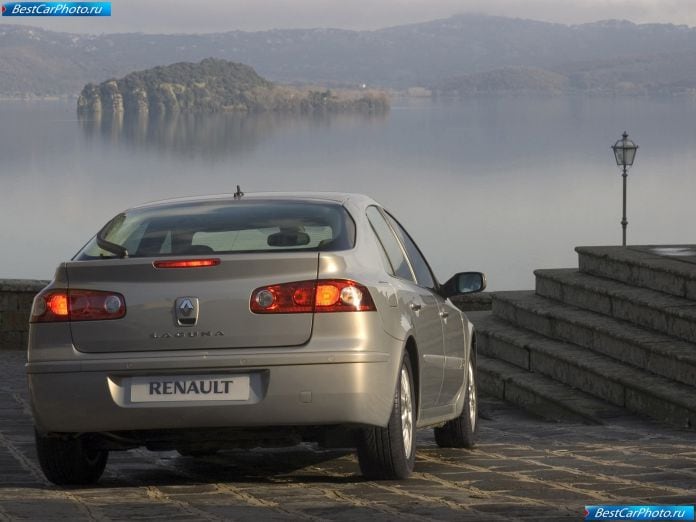 2005 Renault Laguna - фотография 17 из 24 2005 Renault Laguna - фотография 17 из 24