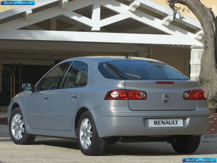 2005 Renault Laguna - фотография 18 из 24