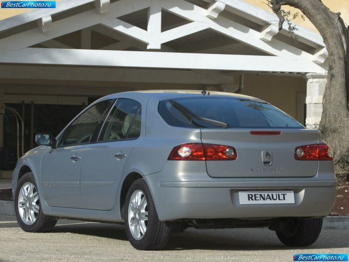 2005 Renault Laguna - фотография 18 из 24 2005 Renault Laguna - фотография 18 из 24