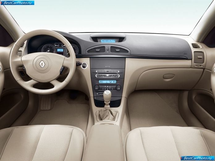 2005 Renault Laguna - фотография 22 из 24 2005 Renault Laguna - фотография 22 из 24