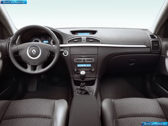 2005 Renault Laguna - фотография 23 из 24 2005 Renault Laguna - фотография 23 из 24