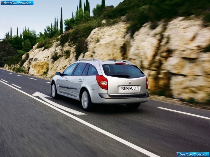2005 Renault Laguna Gt Estate - фотография 20 из 24