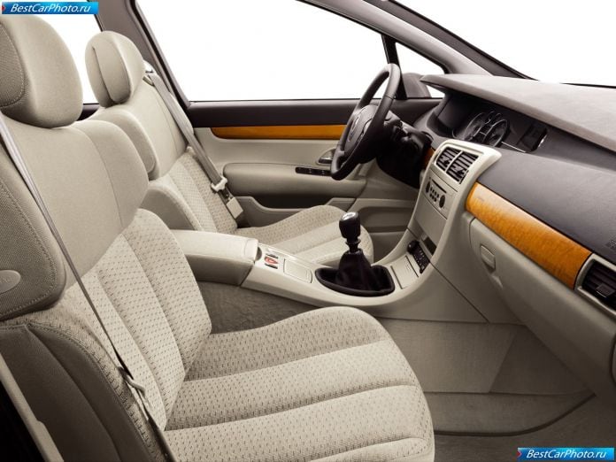2005 Renault Vel Satis - фотография 16 из 34 2005 Renault Vel Satis - фотография 16 из 34