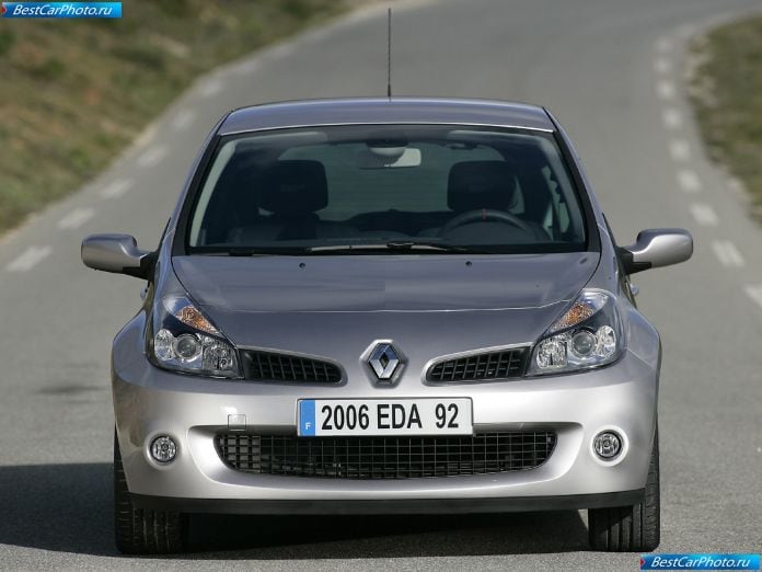 2006 Renault Clio Sport - фотография 20 из 32 2006 Renault Clio Sport - фотография 20 из 32