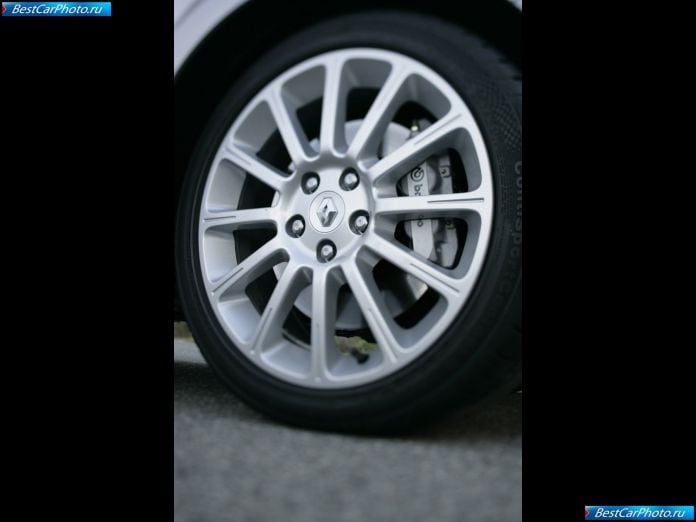 2006 Renault Clio Sport - фотография 31 из 32 2006 Renault Clio Sport - фотография 31 из 32