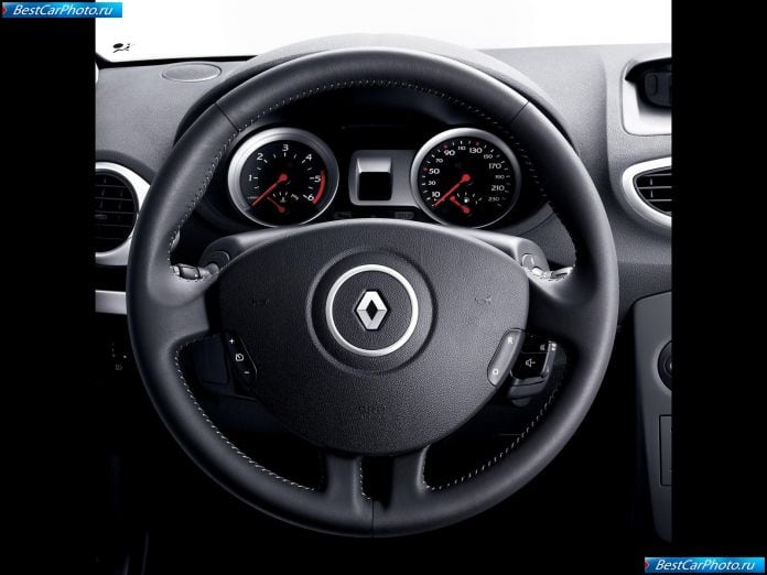 2008 Renault Clio Estate - фотография 38 из 43 2008 Renault Clio Estate - фотография 38 из 43