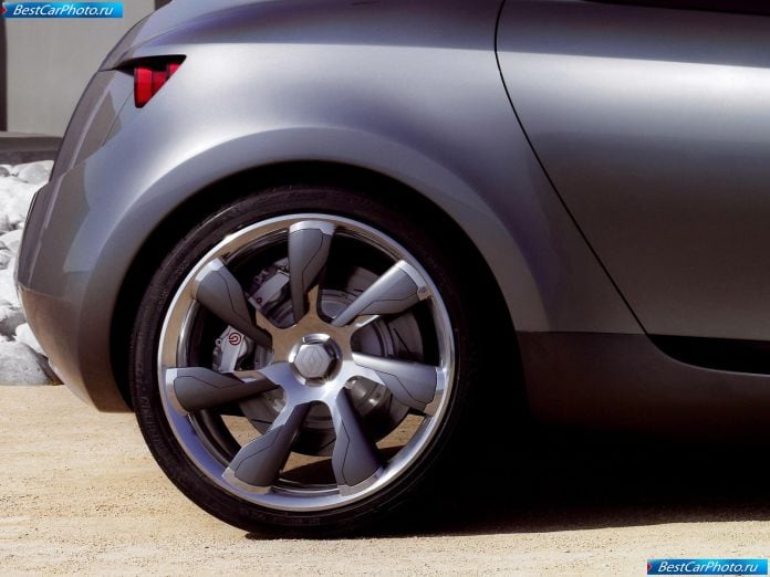 2008 Renault Megane Coupe Concept - фотография 22 из 30