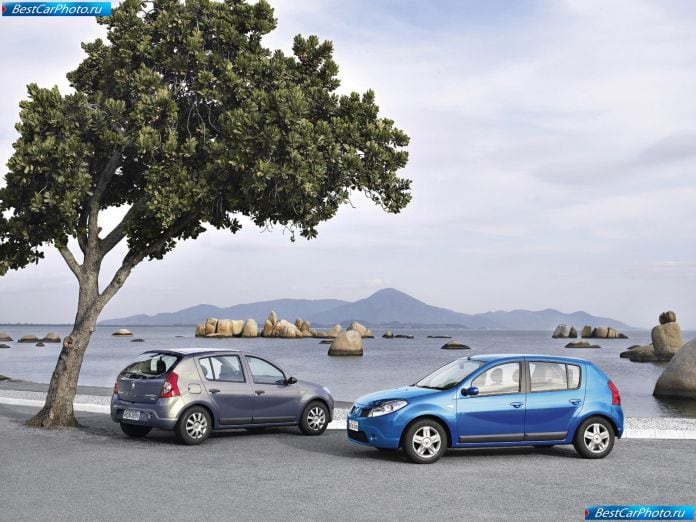 2008 Renault Sandero - фотография 2 из 11 2008 Renault Sandero - фотография 2 из 11