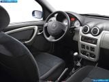 renault_2008-sandero_1600x1200_009.jpg