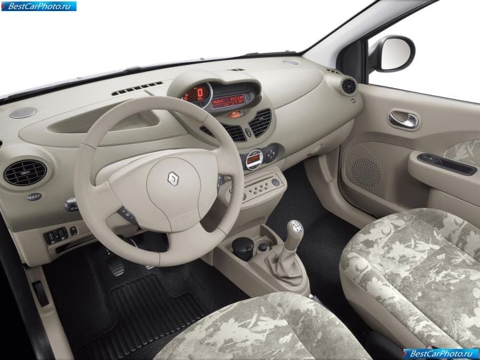 2008 Renault Twingo - фотография 36 из 79 2008 Renault Twingo - фотография 36 из 79
