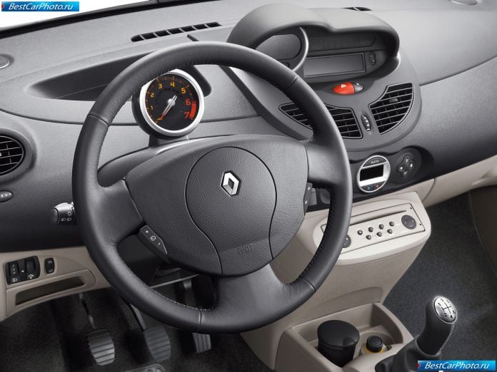 2008 Renault Twingo - фотография 38 из 79 2008 Renault Twingo - фотография 38 из 79