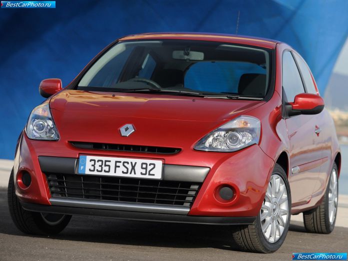 2009 Renault Clio - фотография 1 из 21