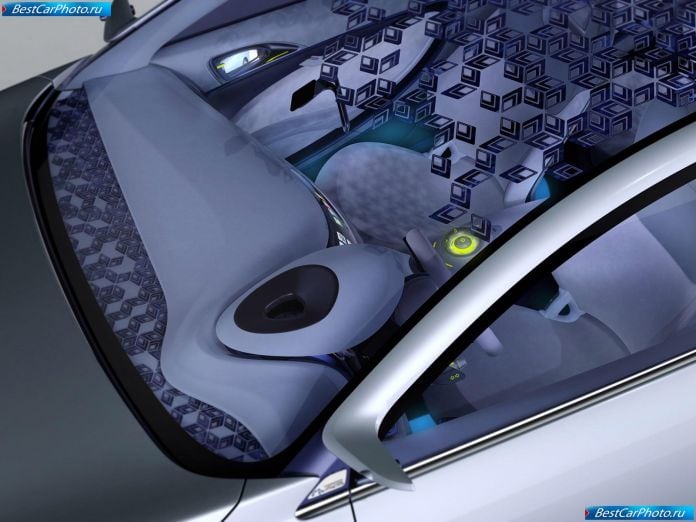 2009 Renault Fluence Ze Concept - фотография 8 из 11 2009 Renault Fluence Ze Concept - фотография 8 из 11