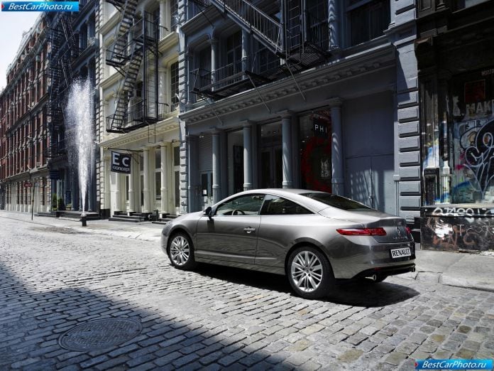 2009 Renault Laguna Coupe - фотография 20 из 84