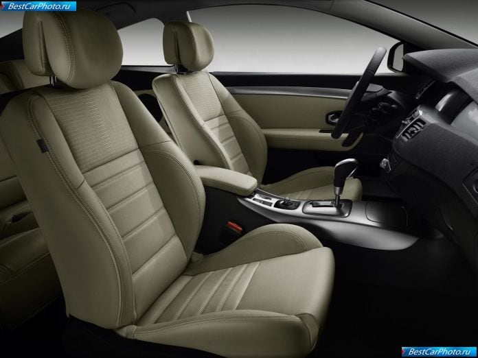 2009 Renault Laguna Coupe - фотография 48 из 84