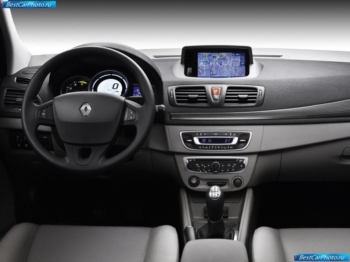 2009 Renault Megane - фотография 18 из 41 2009 Renault Megane - фотография 18 из 41