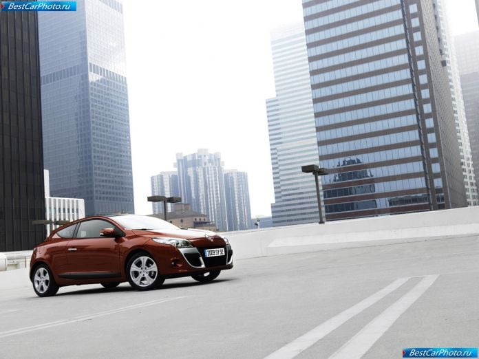 2009 Renault Megane Coupe - фотография 4 из 45 2009 Renault Megane Coupe - фотография 4 из 45