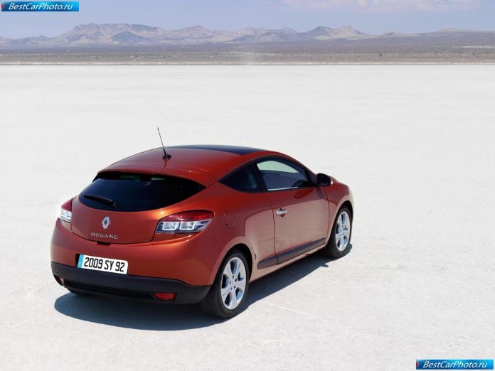 2009 Renault Megane Coupe - фотография 7 из 45 2009 Renault Megane Coupe - фотография 7 из 45