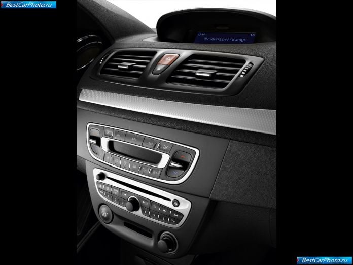 2009 Renault Megane Coupe - фотография 33 из 45