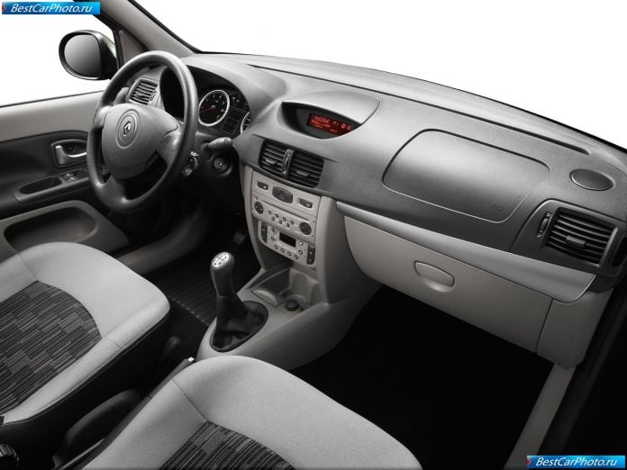 2009 Renault Symbol - фотография 24 из 45 2009 Renault Symbol - фотография 24 из 45