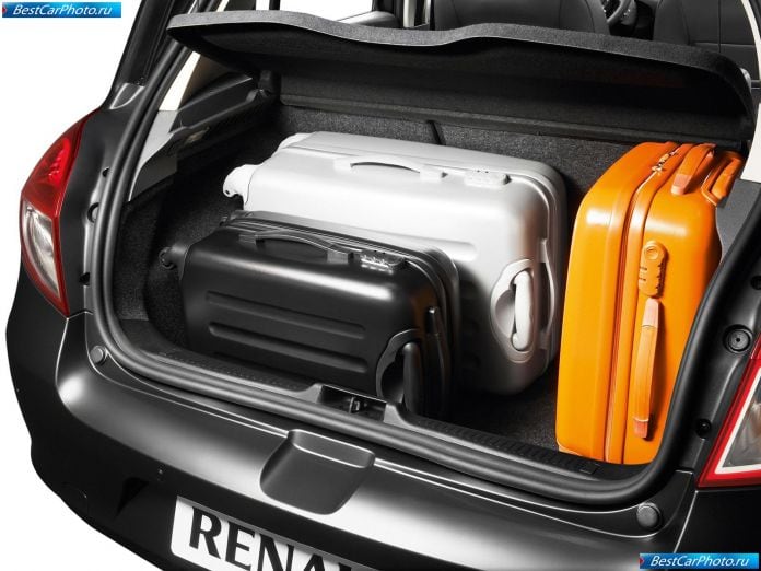 2010 Renault Clio Estate - фотография 11 из 14