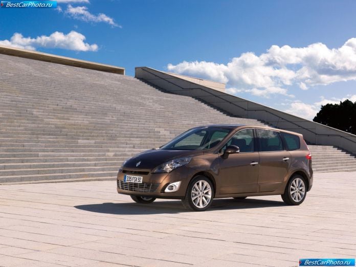 2010 Renault Grand Scenic - фотография 5 из 53