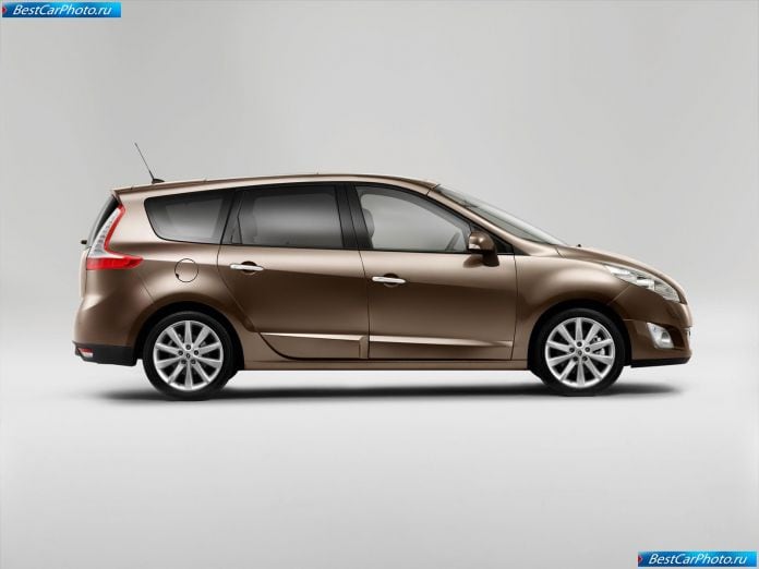 2010 Renault Grand Scenic - фотография 13 из 53 2010 Renault Grand Scenic - фотография 13 из 53