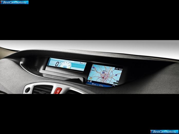 2010 Renault Grand Scenic - фотография 38 из 53
