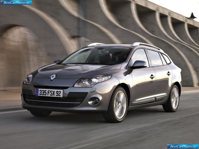 2010 Renault Megane Estate - фотография 1 из 59