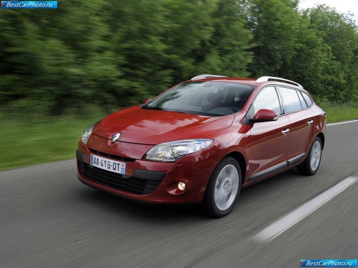 2010 Renault Megane Estate - фотография 4 из 59