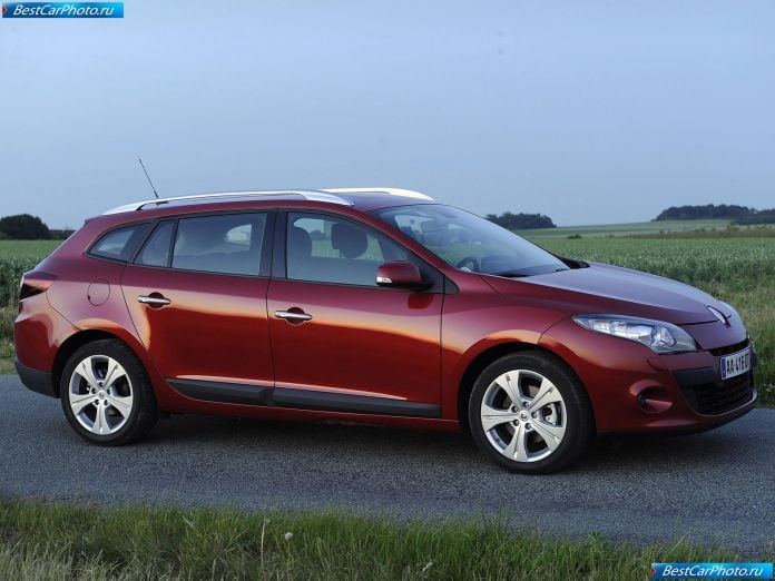 2010 Renault Megane Estate - фотография 6 из 59