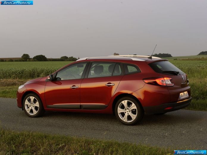 2010 Renault Megane Estate - фотография 16 из 59 2010 Renault Megane Estate - фотография 16 из 59