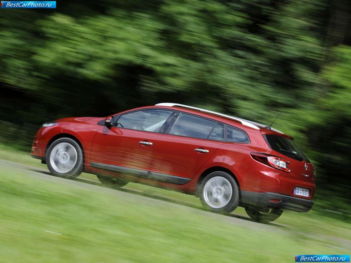2010 Renault Megane Estate - фотография 19 из 59 2010 Renault Megane Estate - фотография 19 из 59