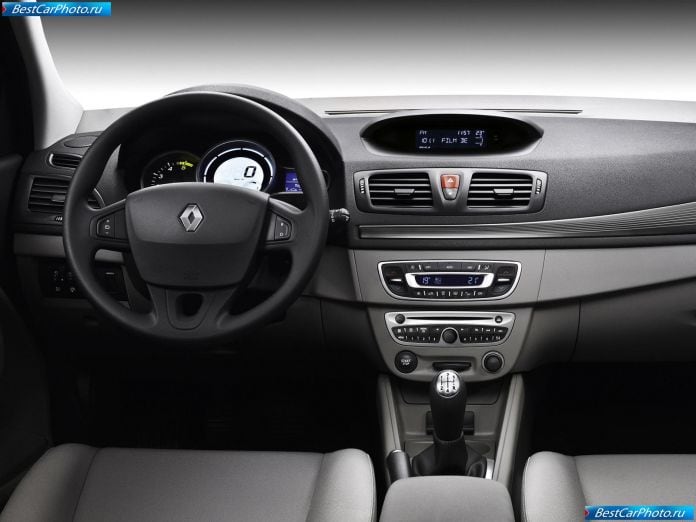 2010 Renault Megane Estate - фотография 28 из 59 2010 Renault Megane Estate - фотография 28 из 59