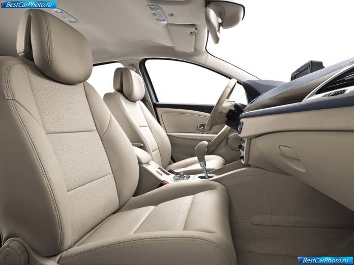 2010 Renault Megane Estate - фотография 29 из 59 2010 Renault Megane Estate - фотография 29 из 59