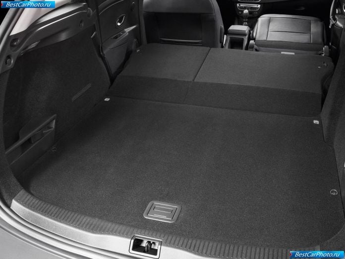 2010 Renault Megane Estate - фотография 37 из 59 2010 Renault Megane Estate - фотография 37 из 59