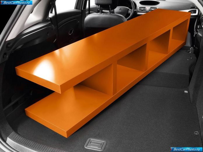 2010 Renault Megane Estate - фотография 39 из 59