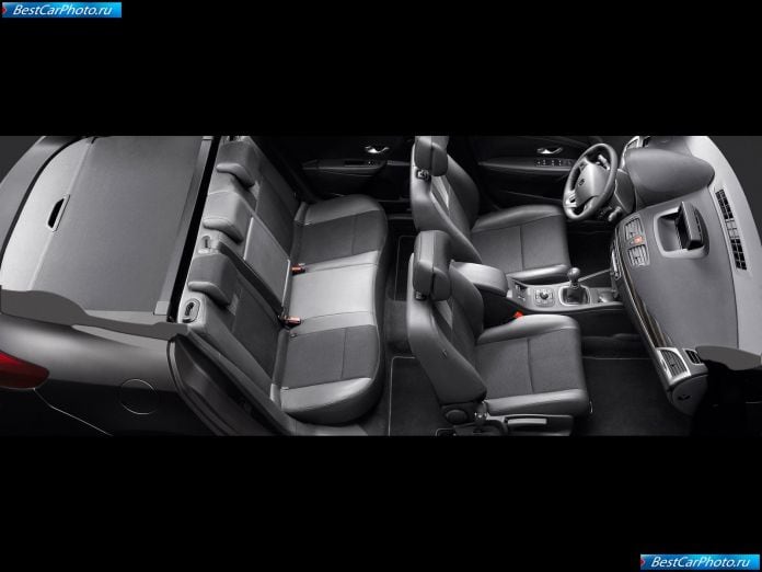 2010 Renault Megane Estate - фотография 45 из 59 2010 Renault Megane Estate - фотография 45 из 59