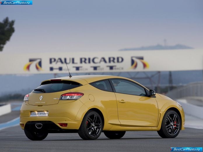 2010 Renault Megane Rs - фотография 15 из 59 2010 Renault Megane Rs - фотография 15 из 59