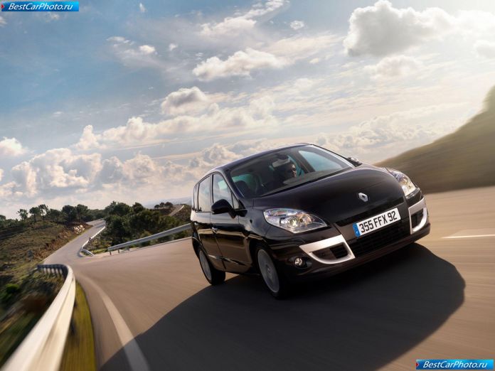 2010 Renault Scenic - фотография 1 из 57
