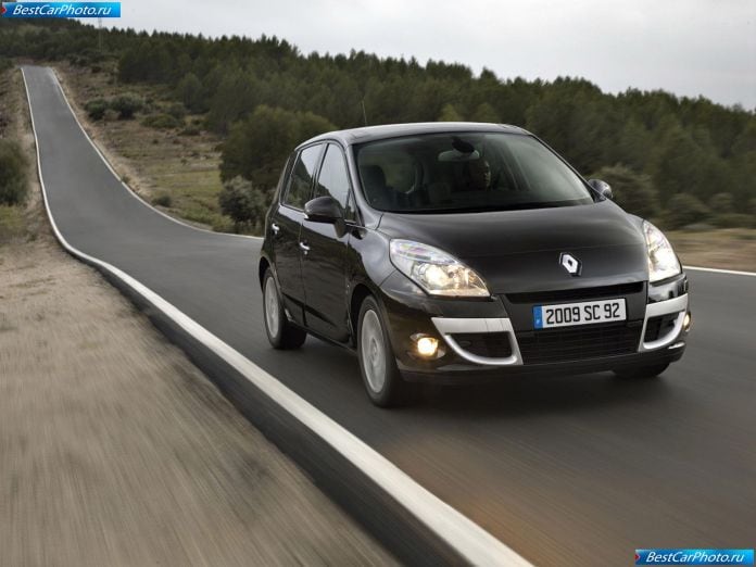 2010 Renault Scenic - фотография 3 из 57